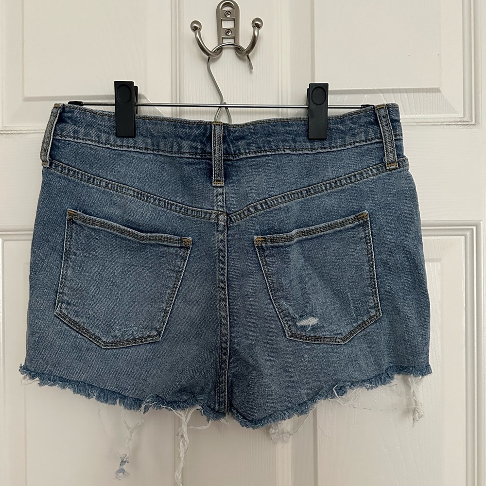 Universal Thread Cut Off Shorts - Picture 3 of 3